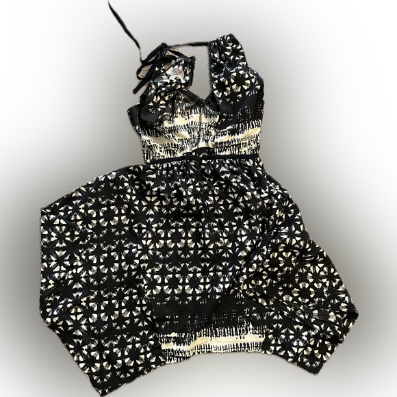 Ecoté crepe handkerchief dress - size small - Picture 4 of 5